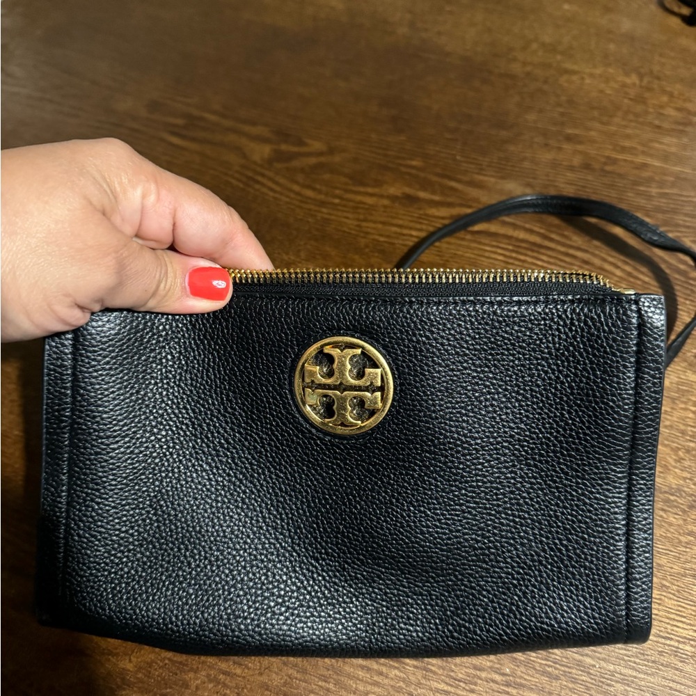 Tory Burch wallet crossbody in black